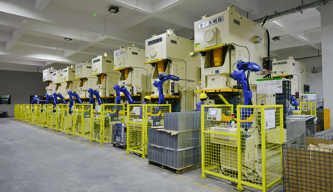 機(jī)械人自動沖壓線